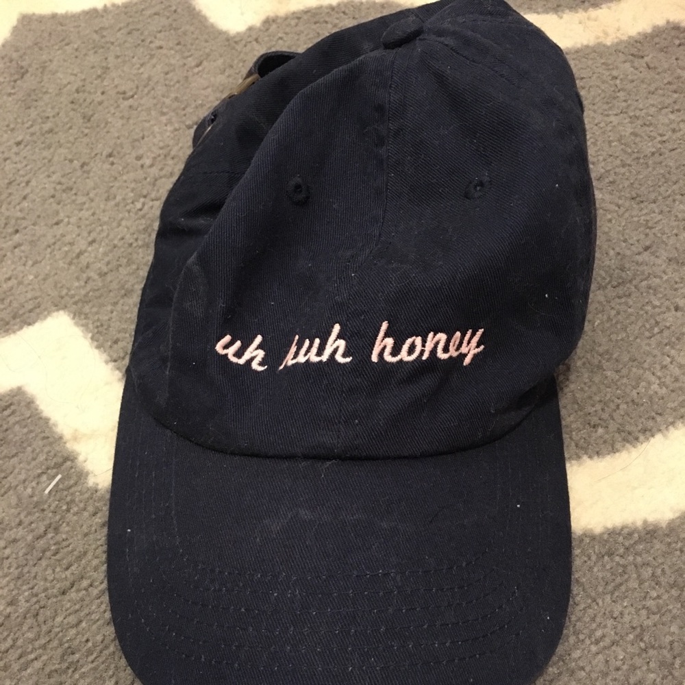 BRANDY MELVILLE HAT